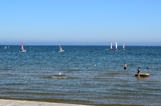 La messe se tiendra face  la mer prs de la salle de la plage