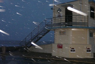 8 h, ce matin  Ver sur Mer, les vents prcdent la mare montante