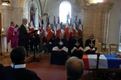 Pendant la messe, les Chevaliers de l’Ordre de Malte veillent sur leur frre