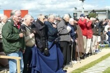 Hommage des Vtrans  leurs camarades tus au combat