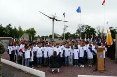 Les enfants des coles ont interprt la Marseillaise et procd  un lcher de ballons