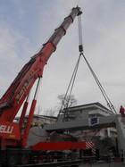 pose du tablier en bton avec la grue de 650 tonnes